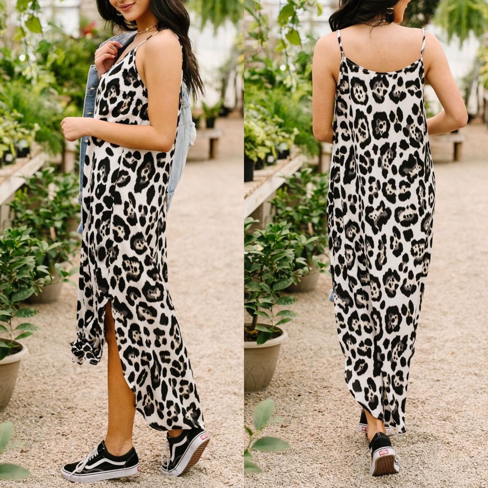 FINAL SALE ❗️ Spotlight Leopard Maxi Dress - Picture 2 of 4